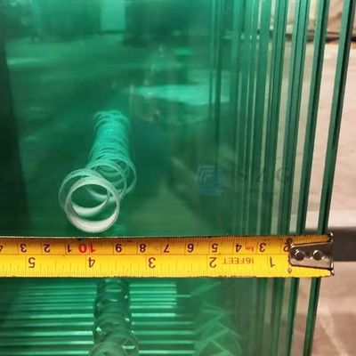6mm テンプレートガラス グラウンドエッジ処理と掘削穴
