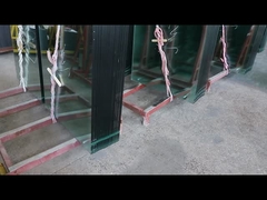 6mm テンプレートガラス グラウンドエッジ処理と掘削穴